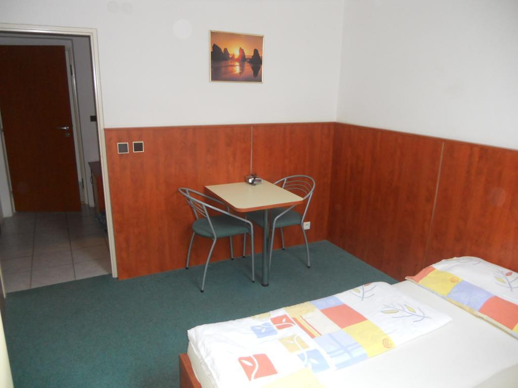 Penzion Kaplna Room photo